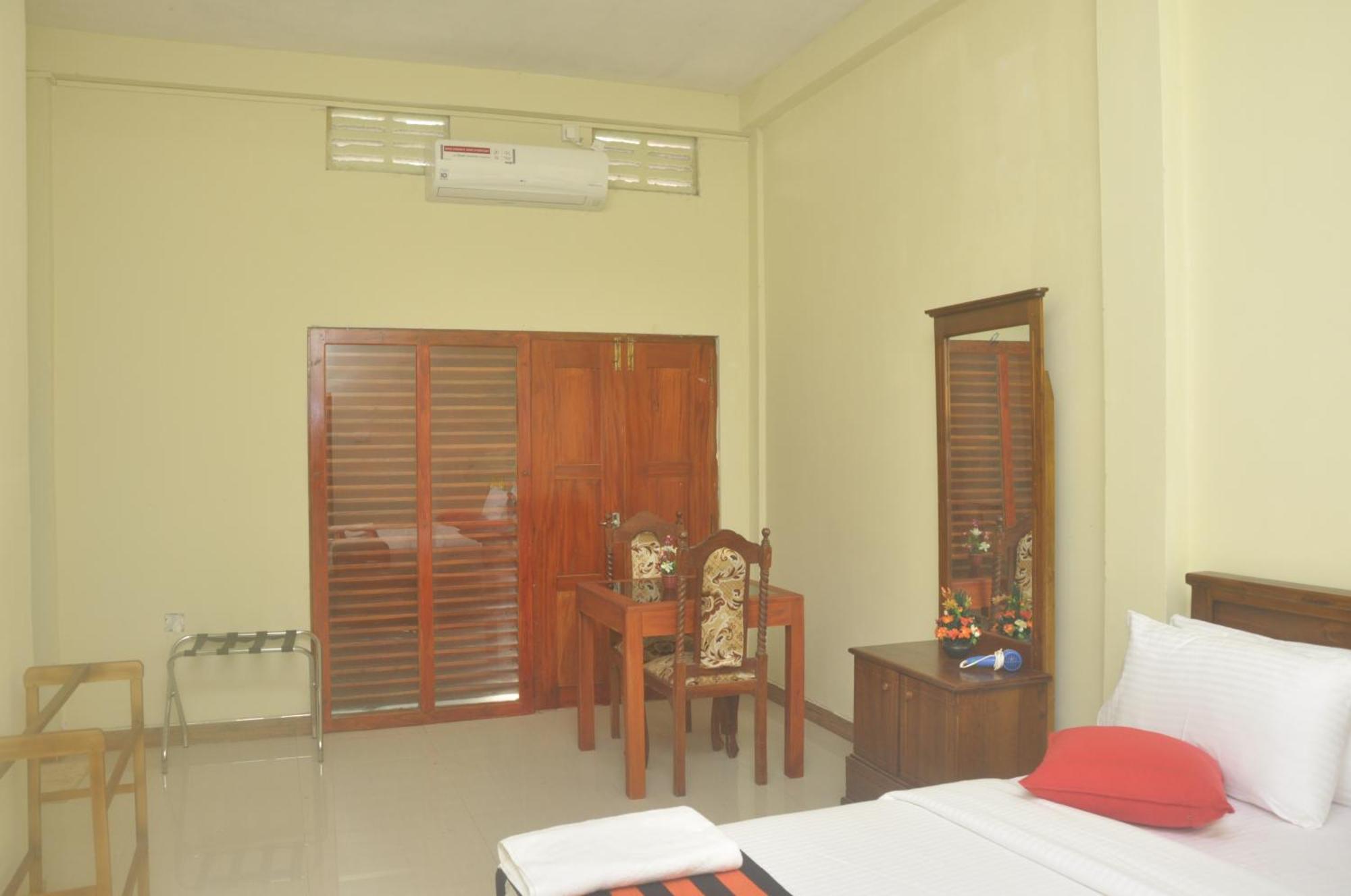 The Max Villa Negombo Esterno foto