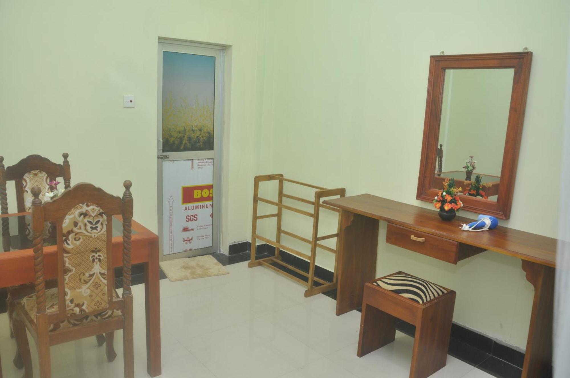 The Max Villa Negombo Esterno foto