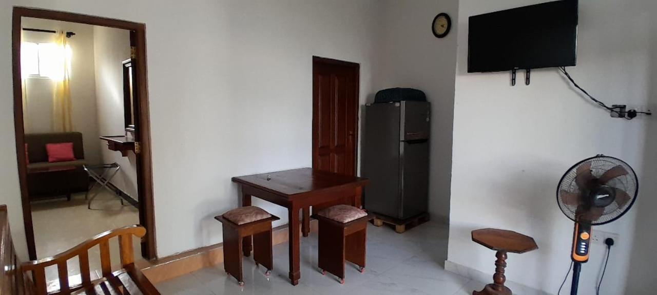 The Max Villa Negombo Esterno foto